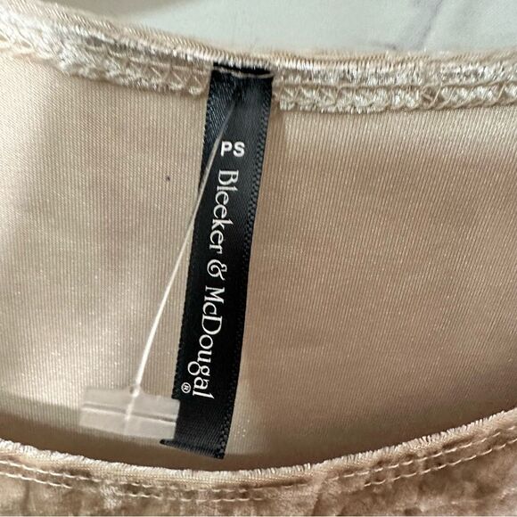 Bleeker & McDougal petite small beige top - brand new with tags! - Picture 6 of 7
